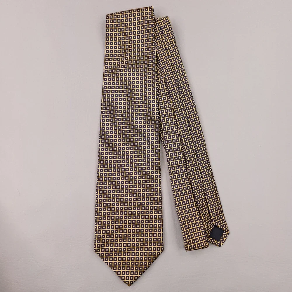Brooks Brothers Tie Blue Gold Geometric Foulard Pattern Silk 3.75